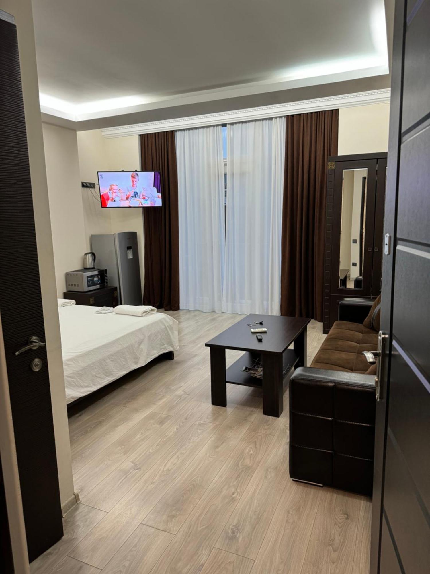 Iko'S Family Apartments Batumi Ngoại thất bức ảnh